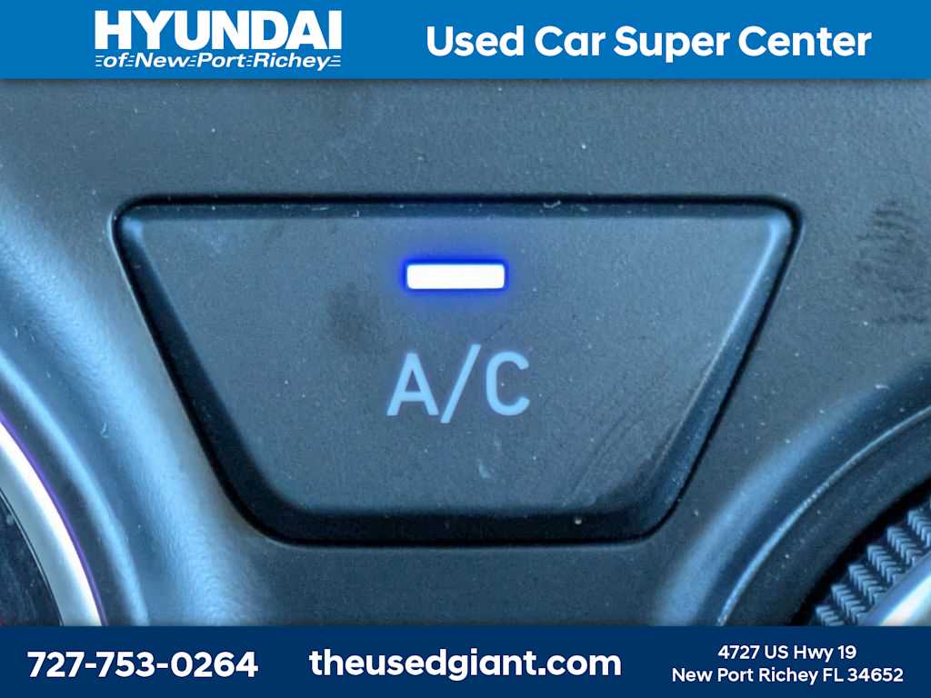 Thumbnail: 2023 Hyundai Venue - 22