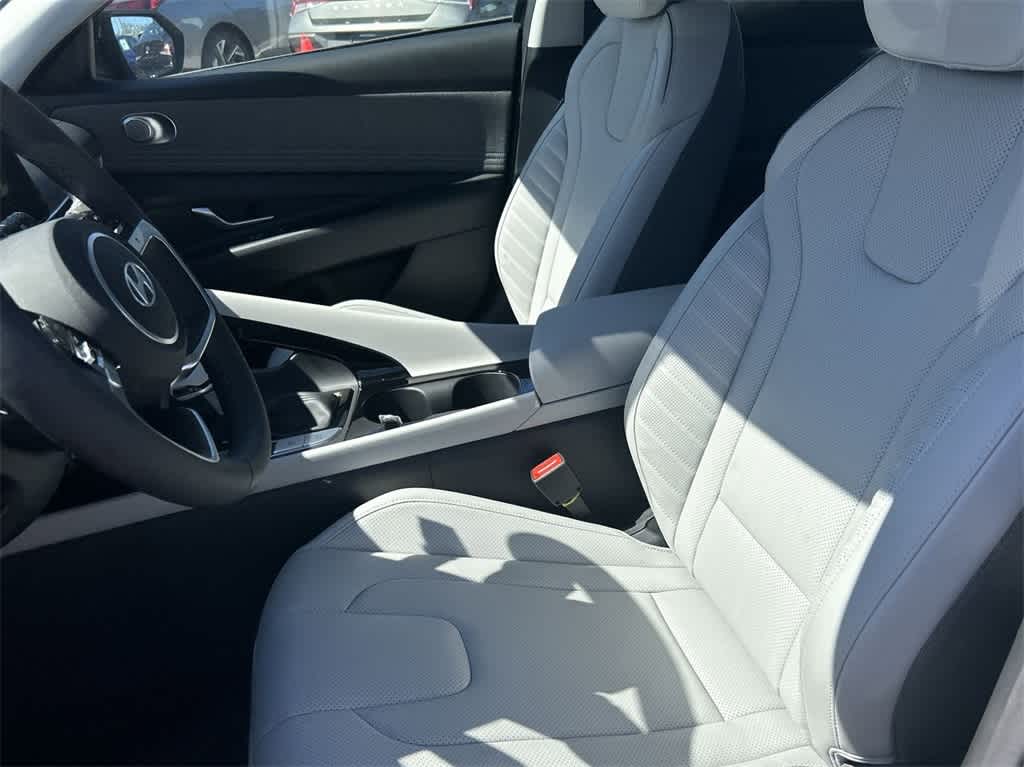 Thumbnail: 2025 Hyundai Elantra - 14