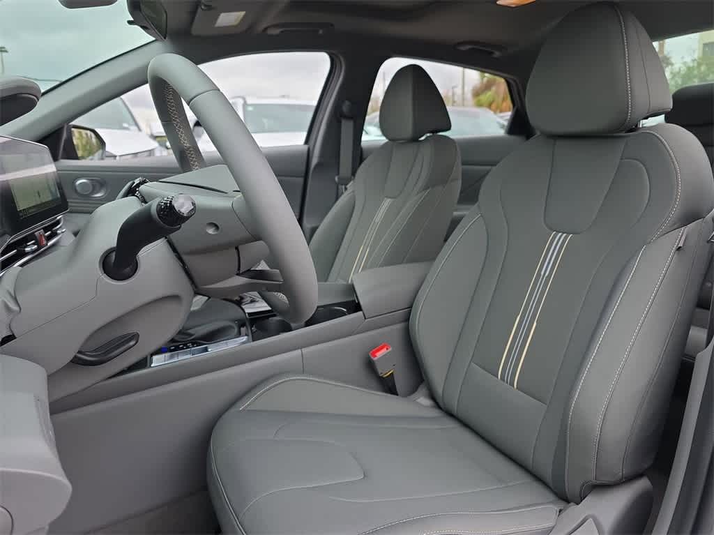 Thumbnail: 2025 Hyundai Elantra - 15