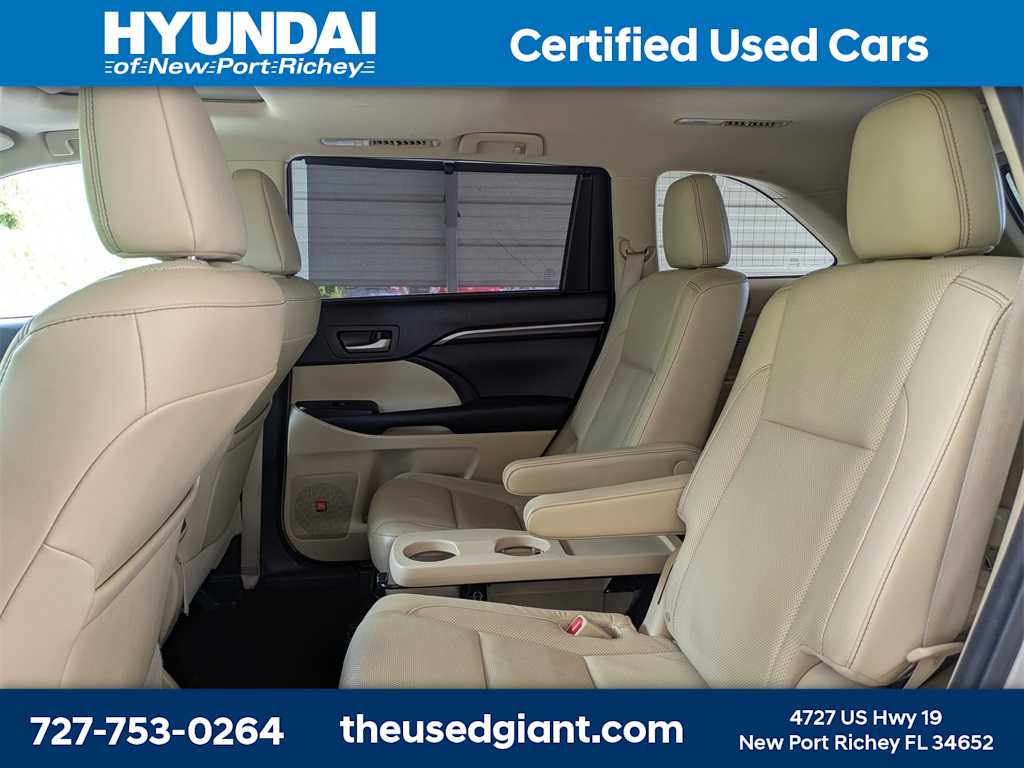 Thumbnail: 2016 Toyota Highlander - 17