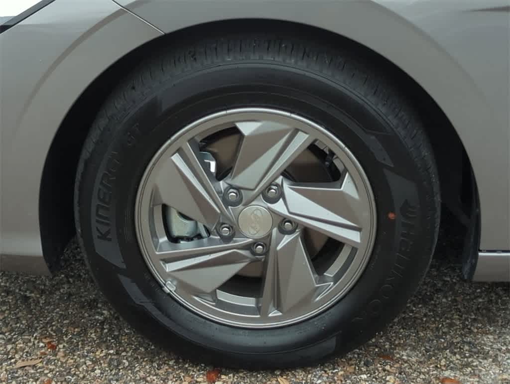 Thumbnail: 2025 Hyundai Elantra - 11