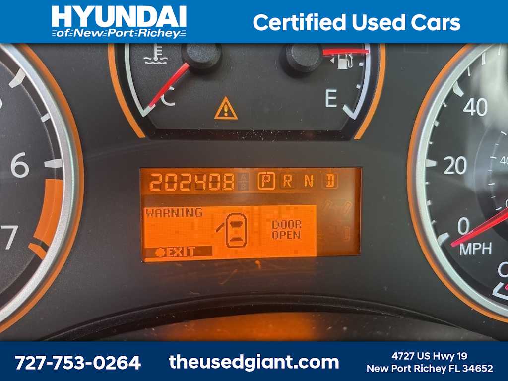 Thumbnail: 2010 Nissan Titan - 6
