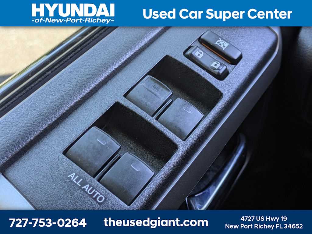 Thumbnail: 2018 Toyota 4Runner - 33