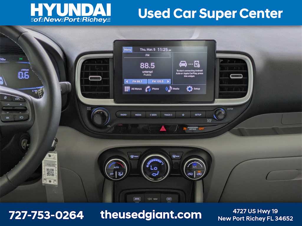 Thumbnail: 2023 Hyundai Venue - 16