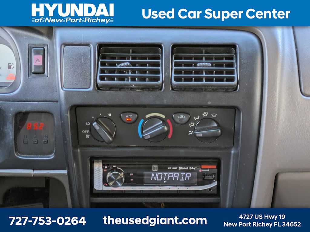 Thumbnail: 2002 Toyota Tacoma - 18