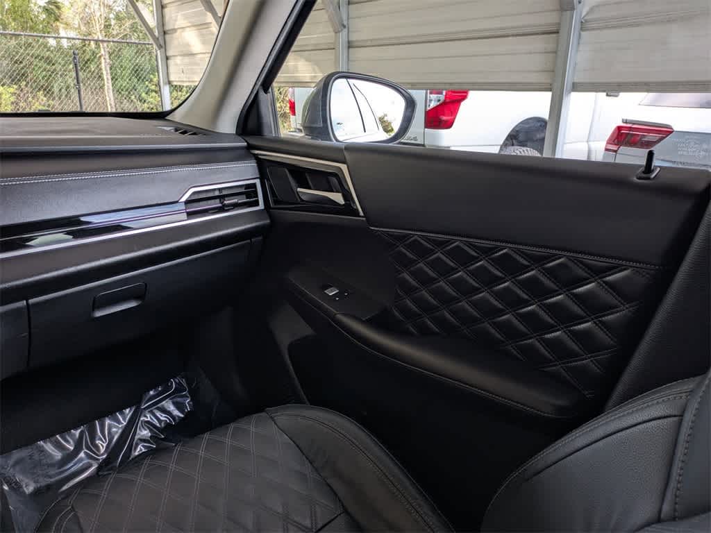 Thumbnail: 2022 Mitsubishi Outlander - 22