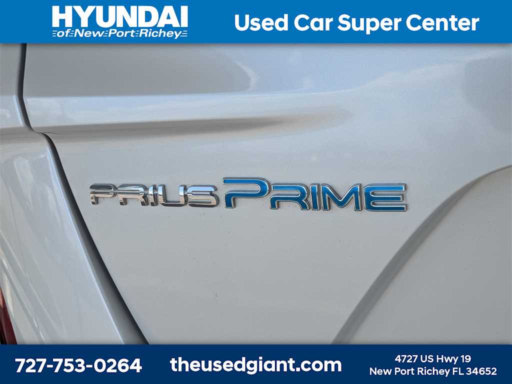 Thumbnail: 2022 Toyota Prius Prime - 14