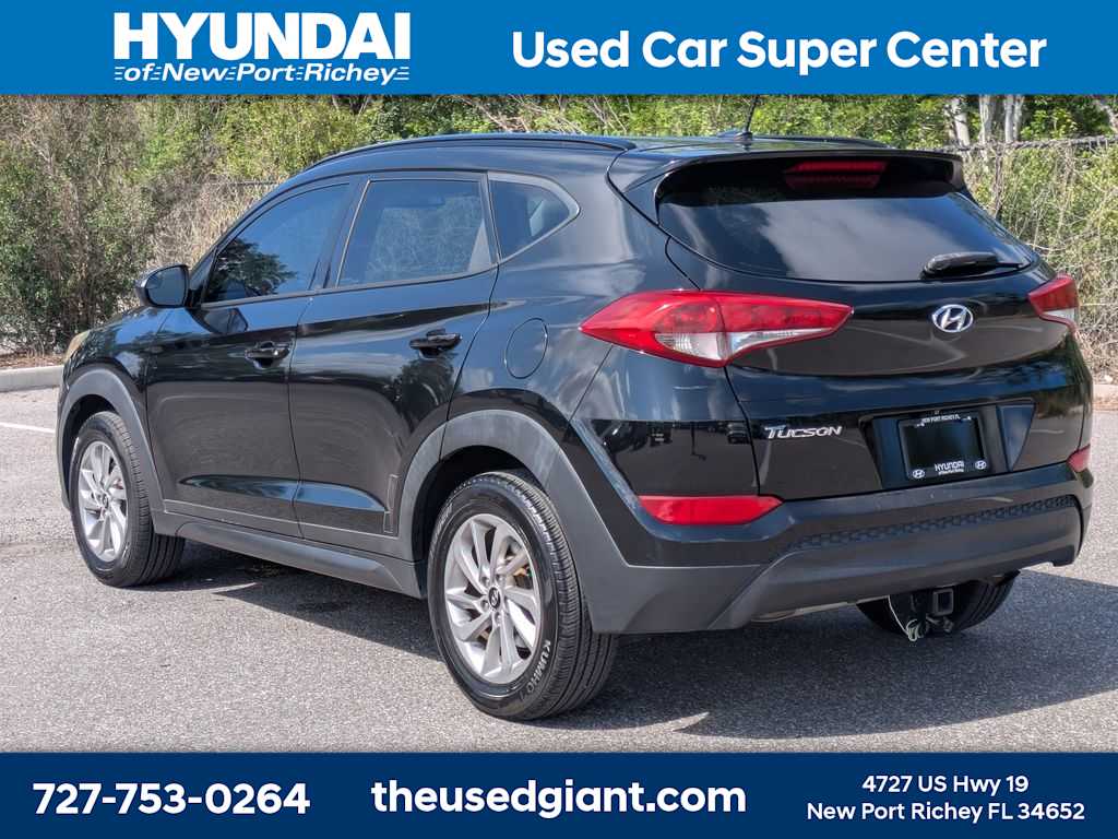 Thumbnail: 2016 Hyundai Tucson - 3