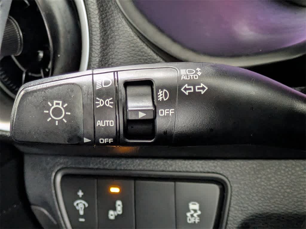 Thumbnail: 2022 Kia Forte - 33