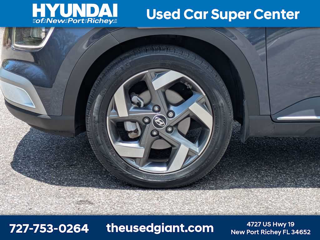 Thumbnail: 2023 Hyundai Venue - 10