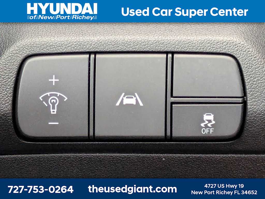 Thumbnail: 2022 Hyundai Elantra - 28