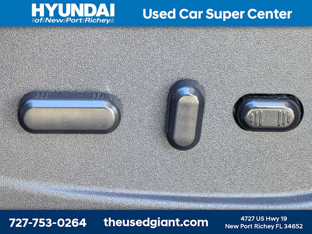 Thumbnail: 2015 Ford Escape - 22