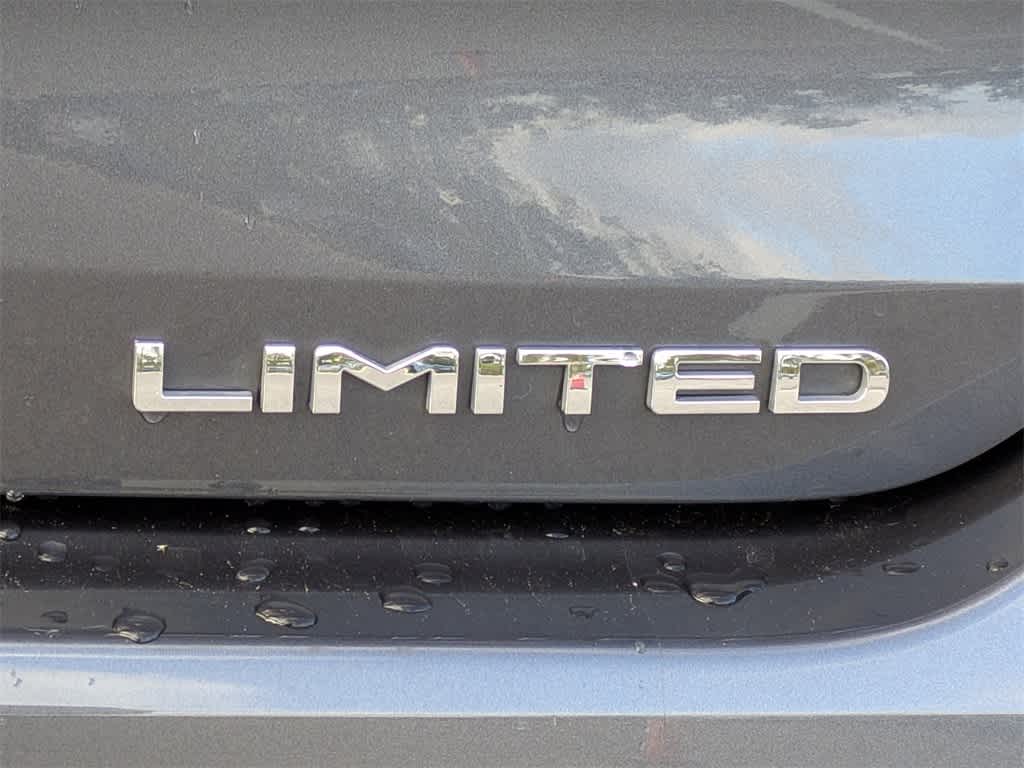 Thumbnail: 2022 Toyota Highlander - 15