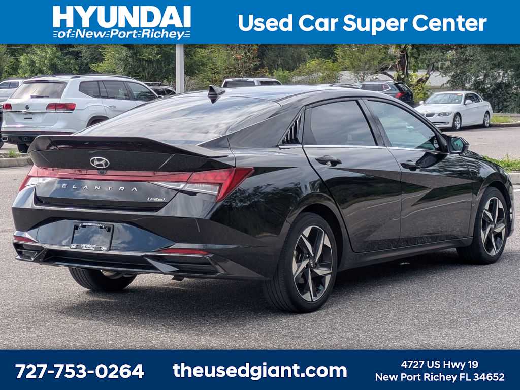Thumbnail: 2023 Hyundai Elantra - 5