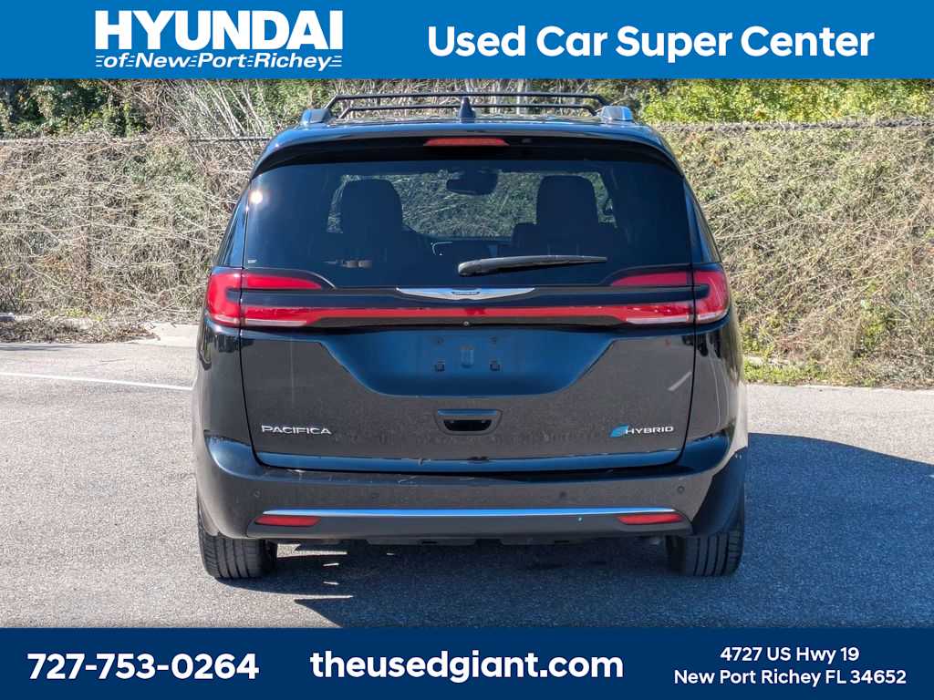 Thumbnail: 2022 Chrysler Pacifica - 4