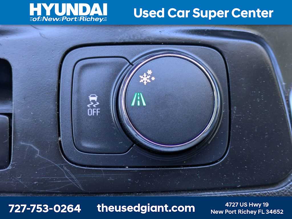 Thumbnail: 2018 Chevrolet Traverse - 32