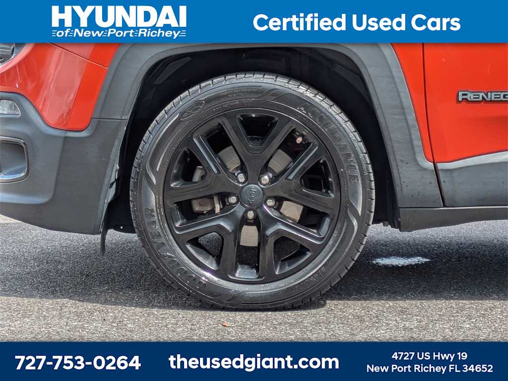 Thumbnail: 2017 Jeep Renegade - 11