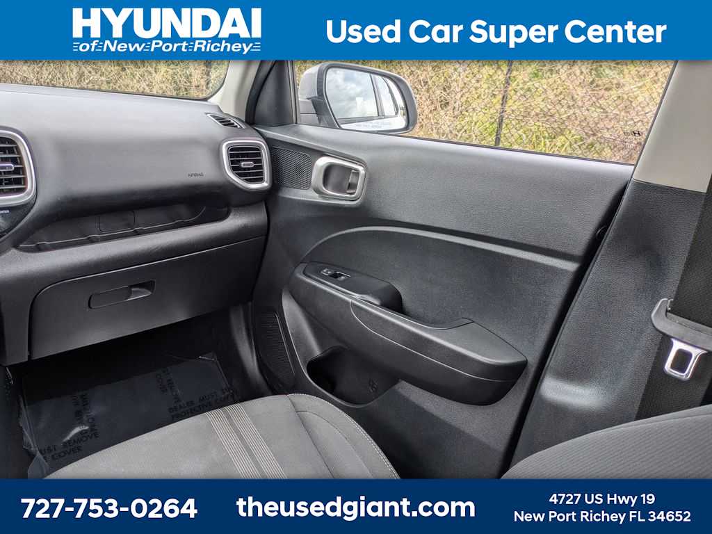 Thumbnail: 2023 Hyundai Venue - 17