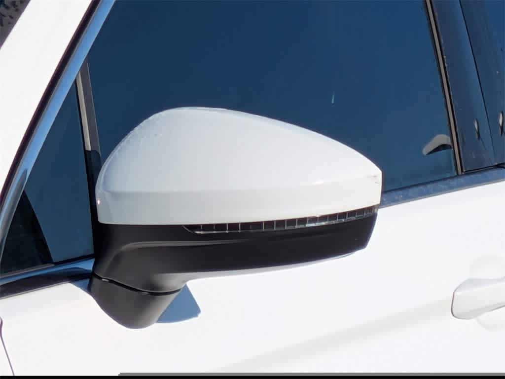 Thumbnail: 2021 Volkswagen Tiguan - 11