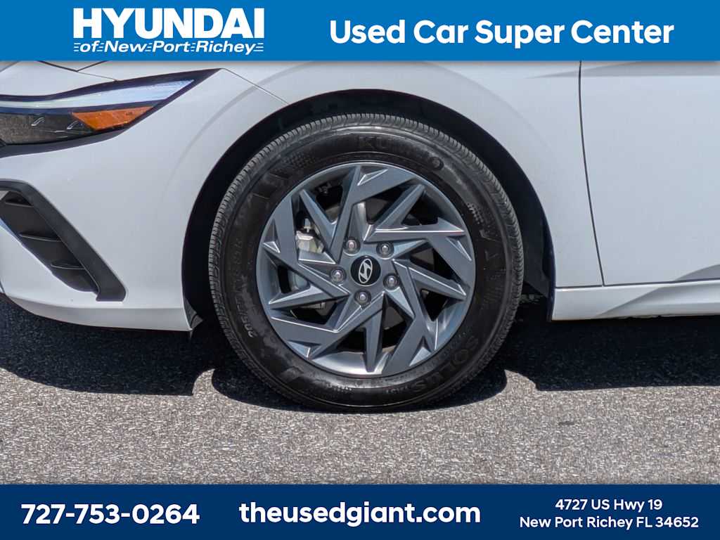 Thumbnail: 2025 Hyundai Elantra - 10