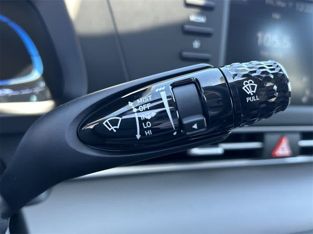 Thumbnail: 2025 Hyundai Elantra - 25