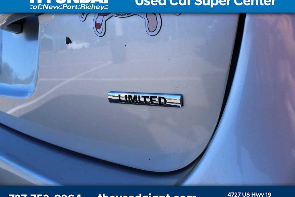 Thumbnail: 2012 Hyundai Santa Fe - 5