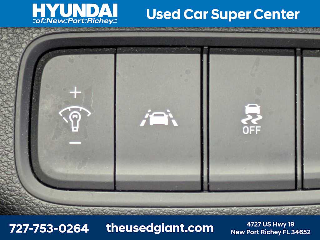 Thumbnail: 2020 Hyundai Santa Fe - 25