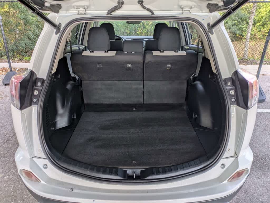 Thumbnail: 2018 Toyota RAV4 - 12