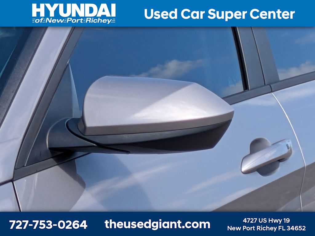 Thumbnail: 2022 Hyundai Elantra - 9