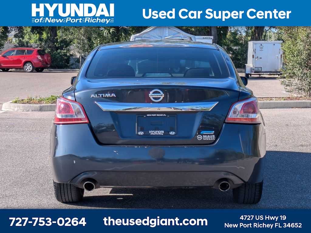 Thumbnail: 2013 Nissan Altima - 4