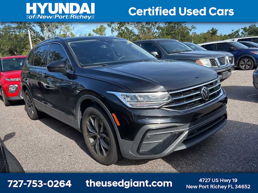 Thumbnail: 2023 Volkswagen Tiguan - 4