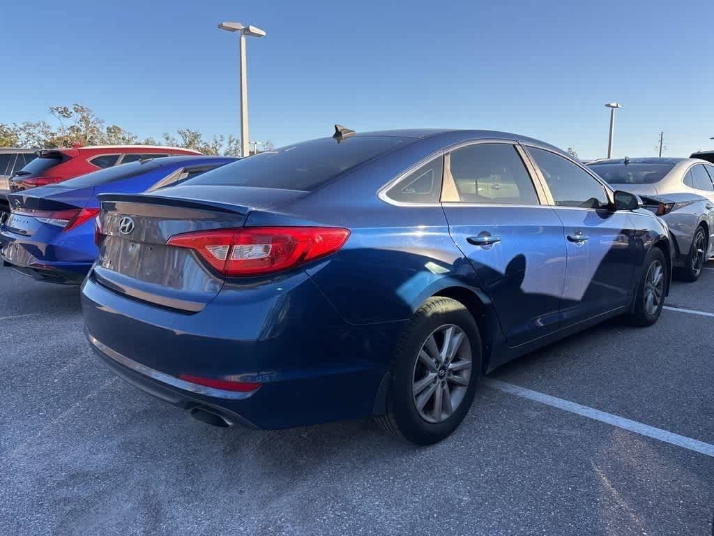 Thumbnail: 2015 Hyundai Sonata - 3