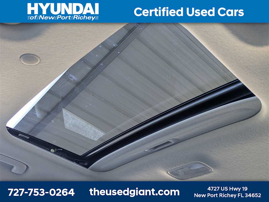 Thumbnail: 2023 Hyundai Venue - 20