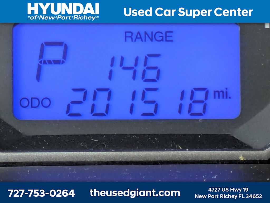 Thumbnail: 2010 Hyundai Santa Fe - 35