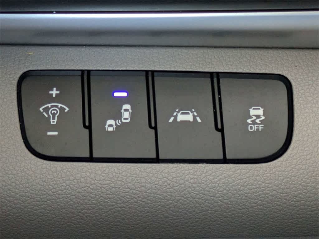 Thumbnail: 2020 Hyundai Elantra - 24