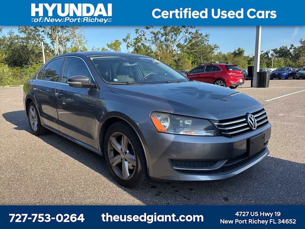 Thumbnail: 2013 Volkswagen Passat - 4