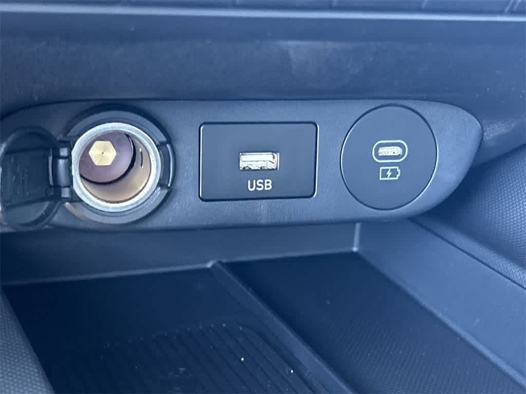 Thumbnail: 2025 Hyundai Elantra - 33