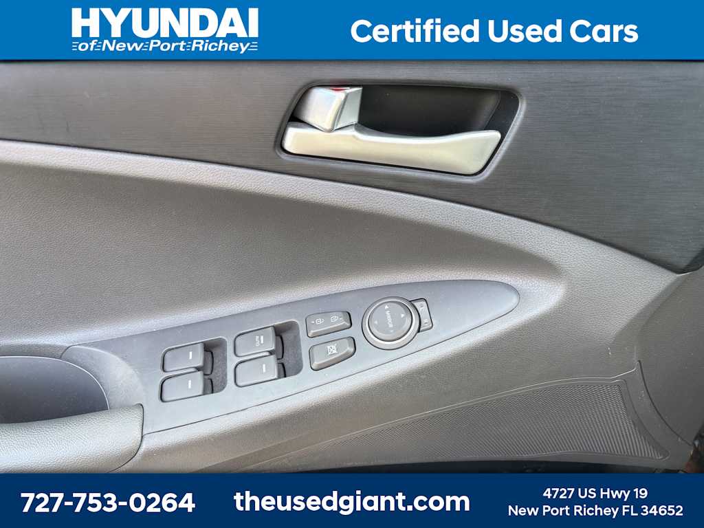 Thumbnail: 2013 Hyundai Sonata - 8