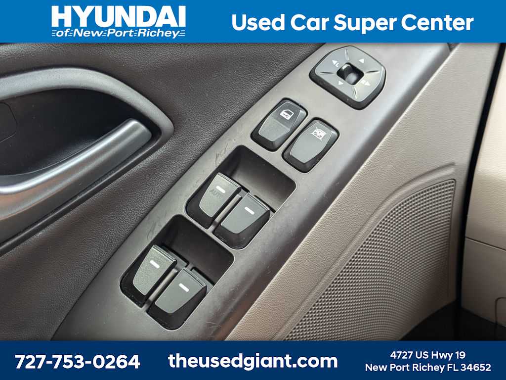 Thumbnail: 2015 Hyundai Tucson - 30