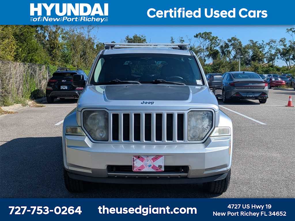 Thumbnail: 2012 Jeep Liberty - 8