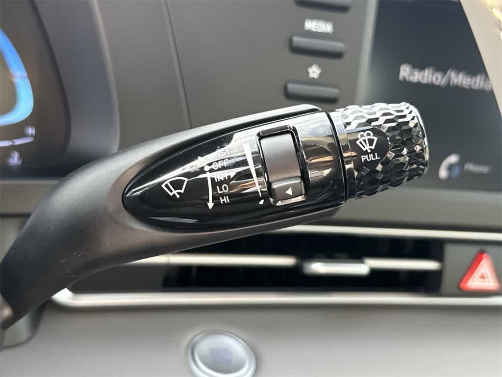 Thumbnail: 2025 Hyundai Elantra - 25