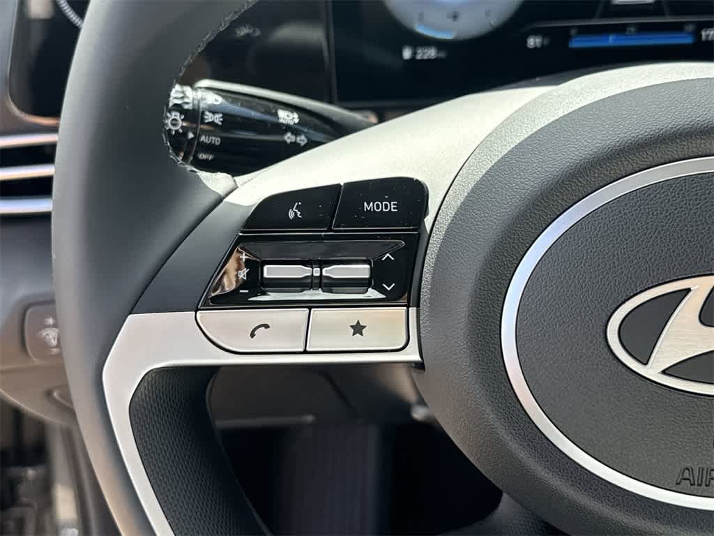 Thumbnail: 2025 Hyundai Elantra - 23