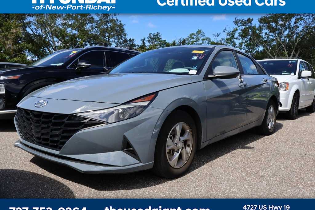 2023 Hyundai Elantra SE Hero Image