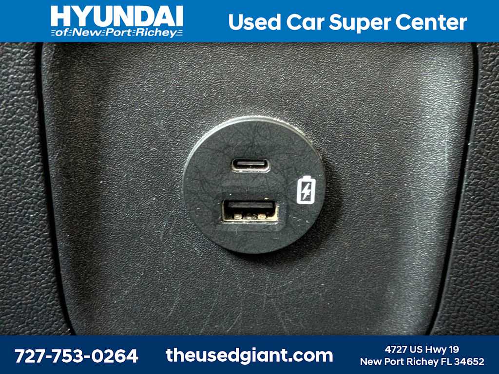 Thumbnail: 2021 Ford Escape - 17