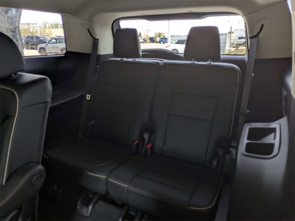 Thumbnail: 2023 GMC Acadia - 17