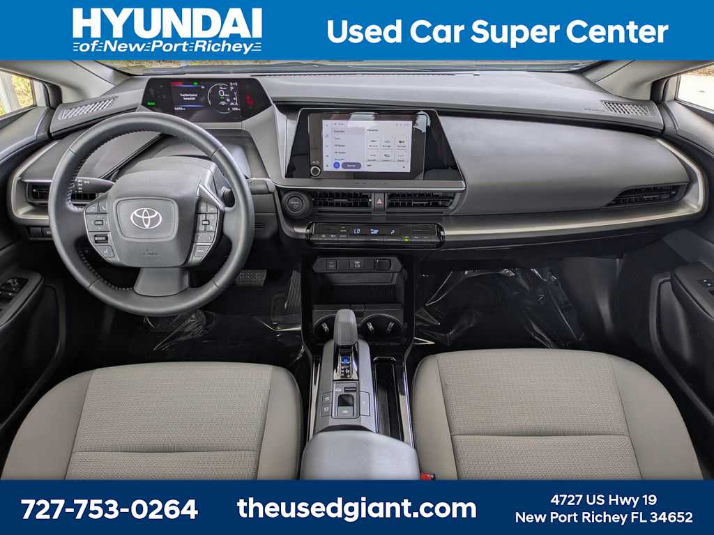 Thumbnail: 2024 Toyota Prius - 17
