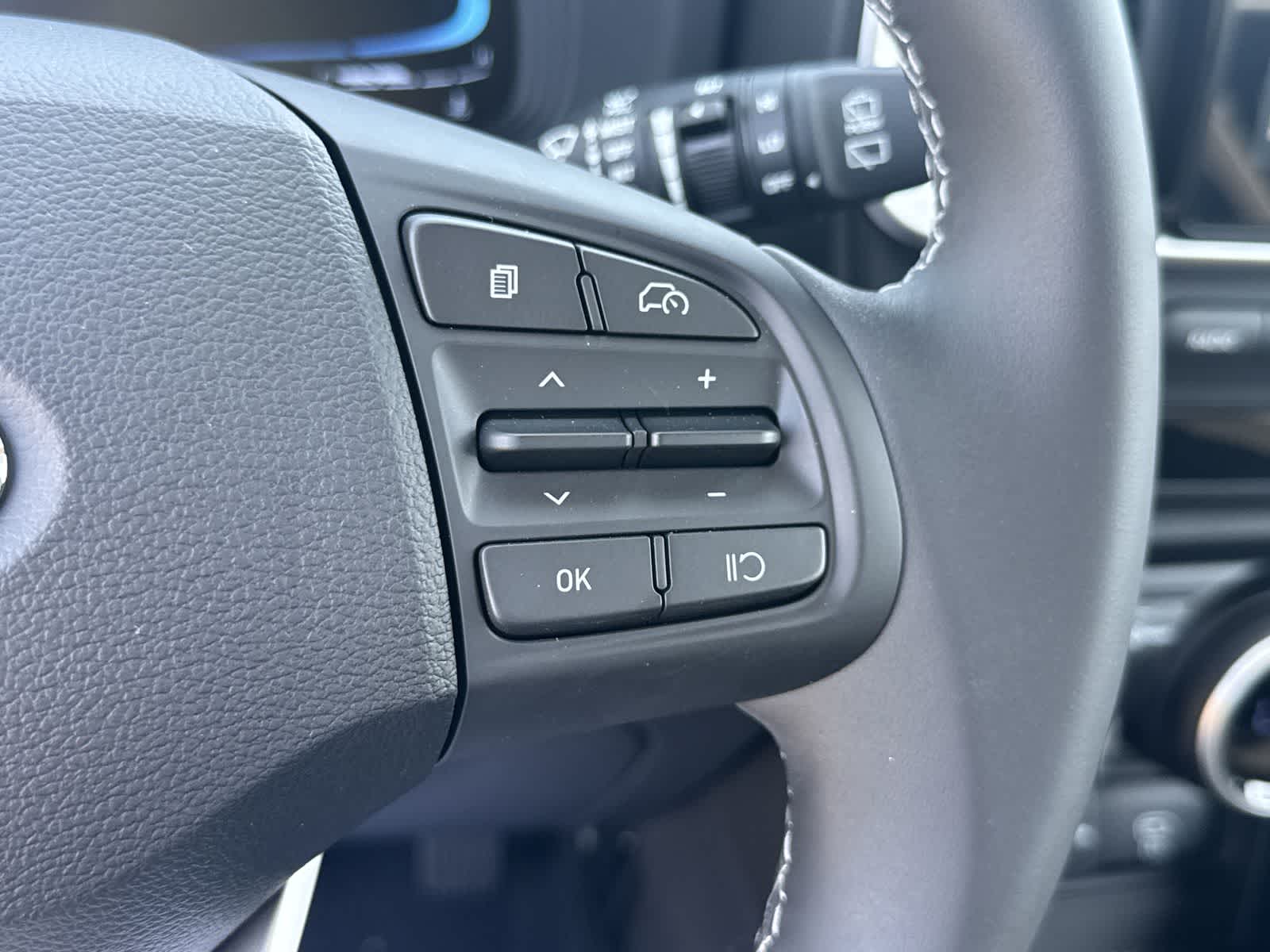 2025 Hyundai Venue SEL 24