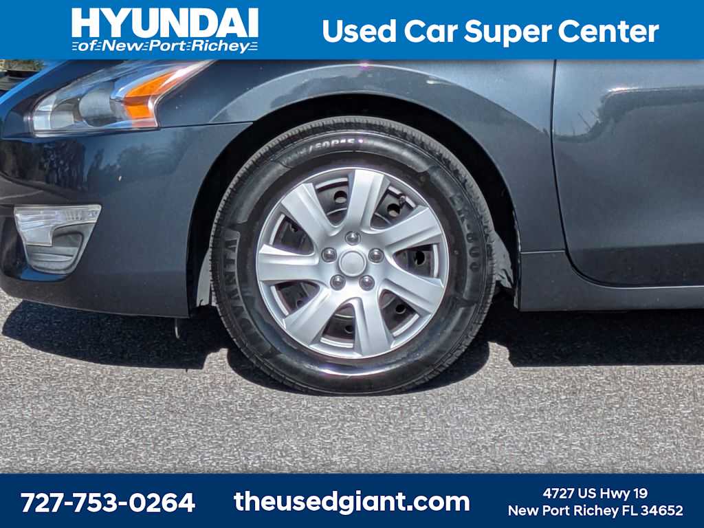 Thumbnail: 2013 Nissan Altima - 10