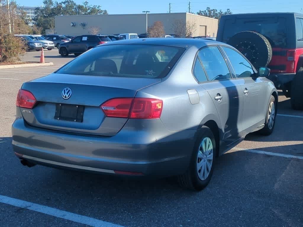 Thumbnail: 2013 Volkswagen Jetta - 3