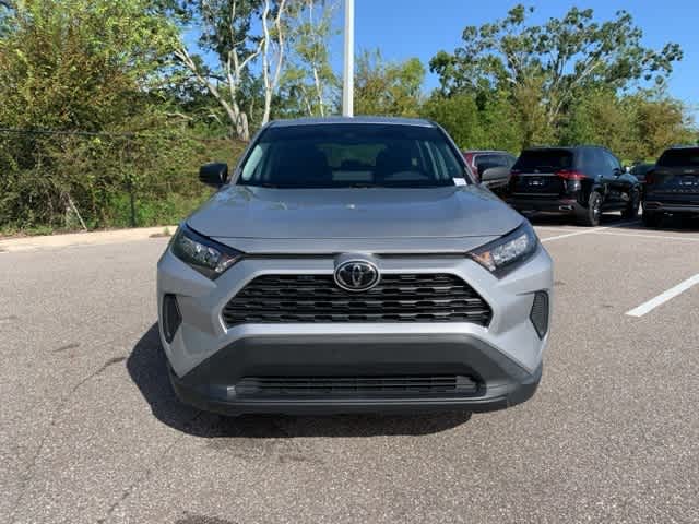 2022 Toyota RAV4 LE 8